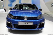 2009-volkswagen-golf-r-039.jpg