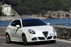 alfa-romeo-giulietta.jpg