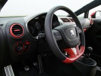 2010-Seat-Leon-Cupra-R_6.jpg