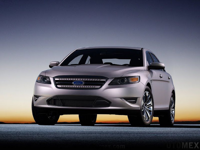Ford-Taurus_2010.jpg