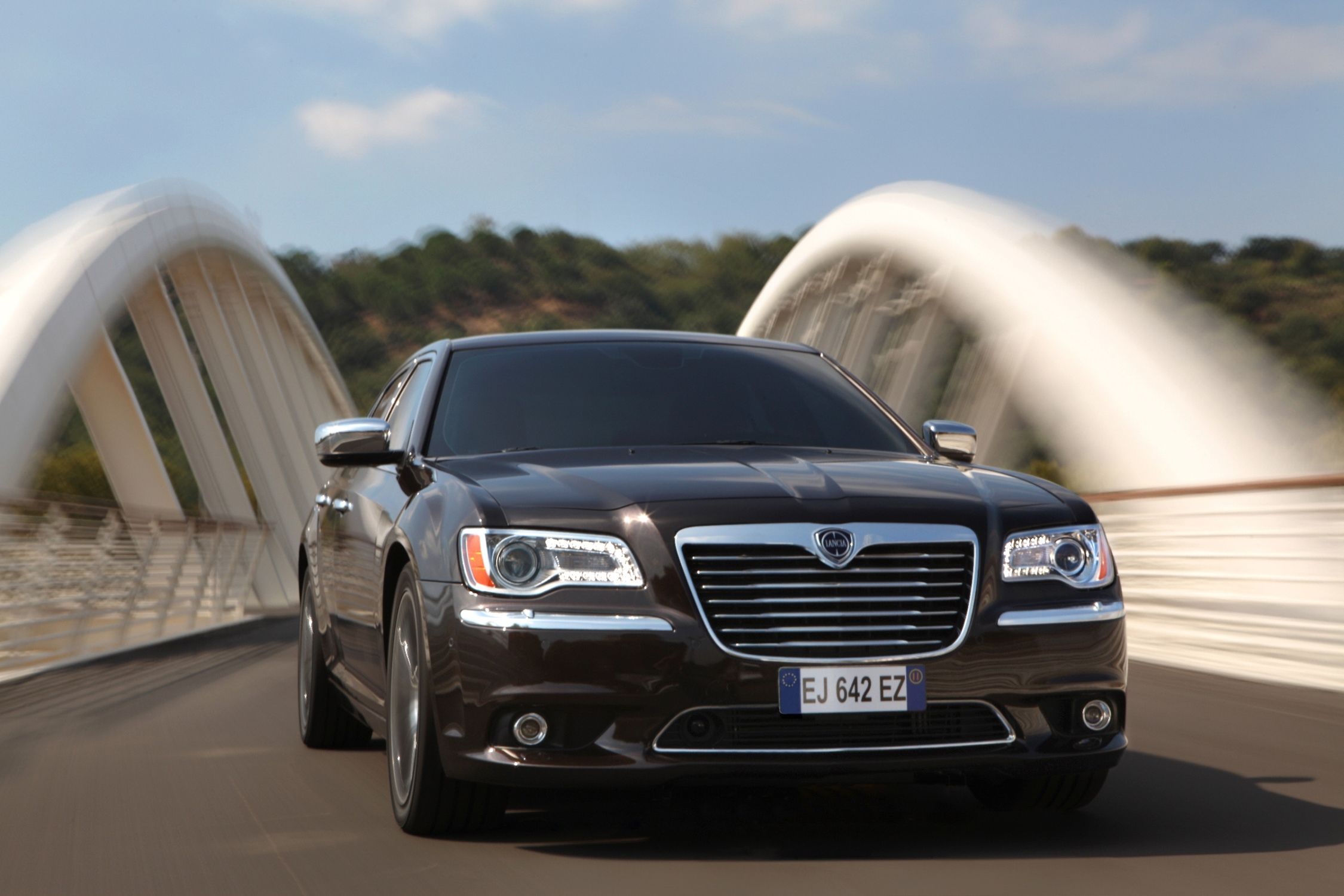 Lancia-Thema-1.jpg