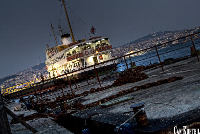Karakoy_Vapuru_by_kurtbil.jpg
