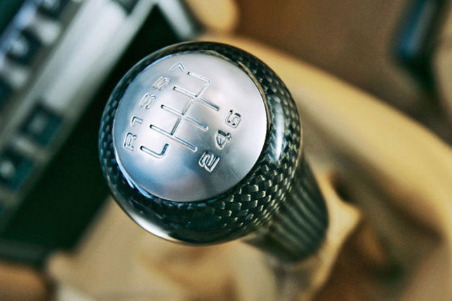 Porsche-911-7-speed-manual-layout.jpg