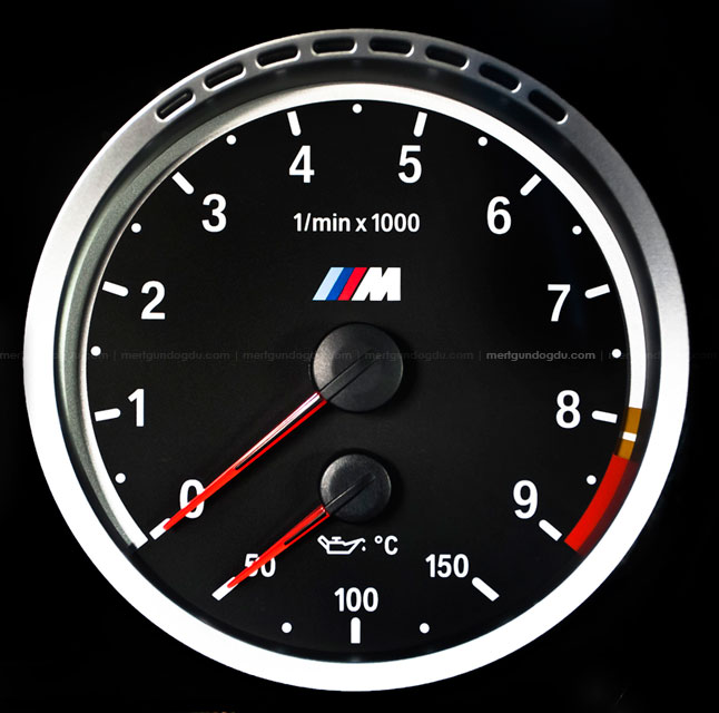 bmw-2012-m3-e92-interior-detail2.jpg