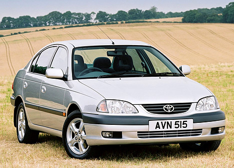 Toyota_Avensis_1998.jpg