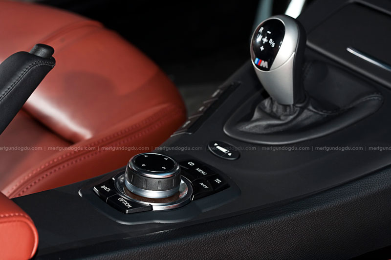 bmw-2012-m3-e92-interior-detail6.jpg