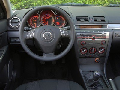 mz_07mazda3_interior.jpg